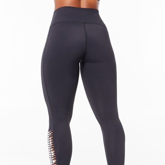 SoulCycle Double Pintuck Legging - Picture 4 of 8